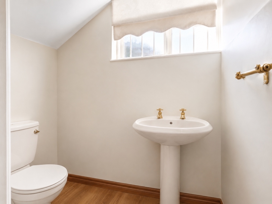 4 Bedroom Property for Sale in Heuwelsig Free State